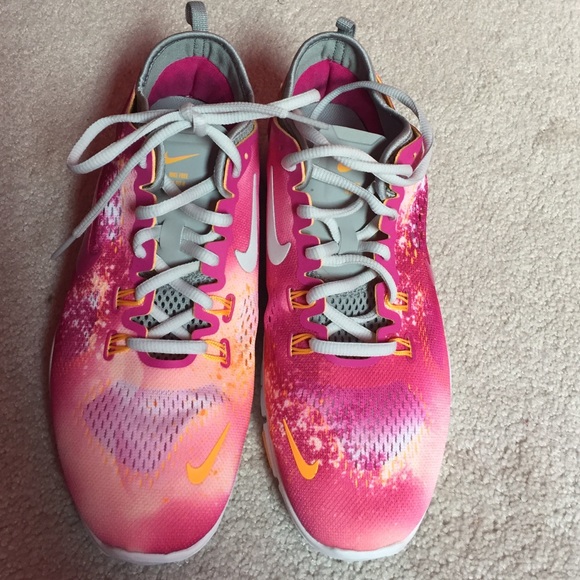 Nike Shoes - Nike Free 5.0