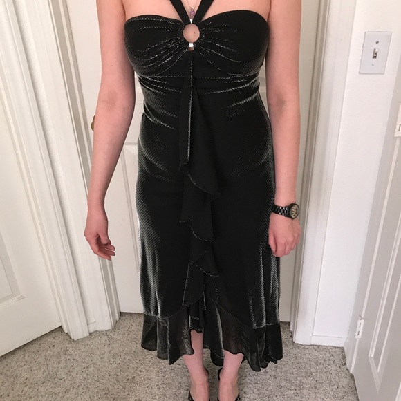 Shimmering black cocktail dress. - Picture 3 of 7