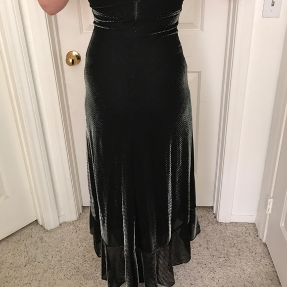 Shimmering black cocktail dress. - Picture 4 of 7