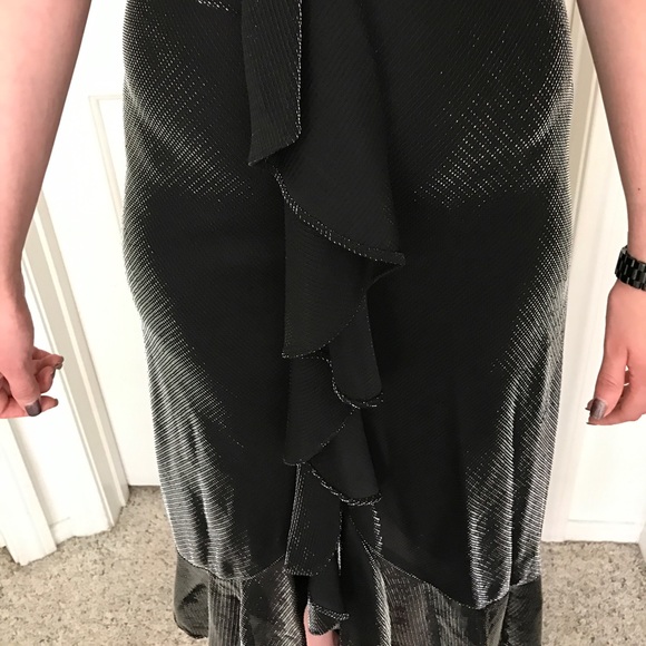 Shimmering black cocktail dress. - Picture 5 of 7