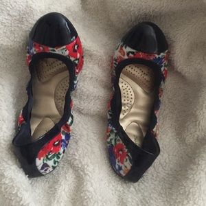 Floral flats ✔️✔️✔️✔️