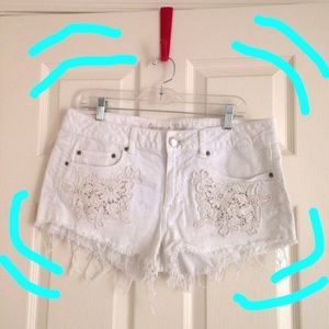 White American Eagle jean shorts