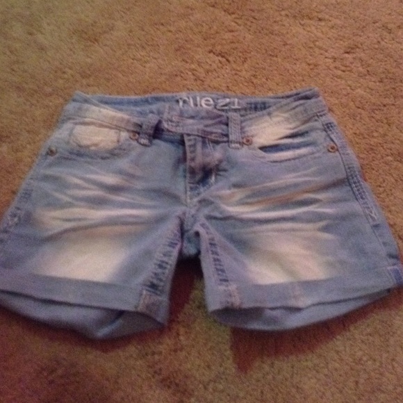 Light wash Jean shorts