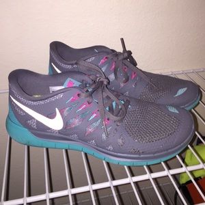 Nike free runs 5.0 worn twice!