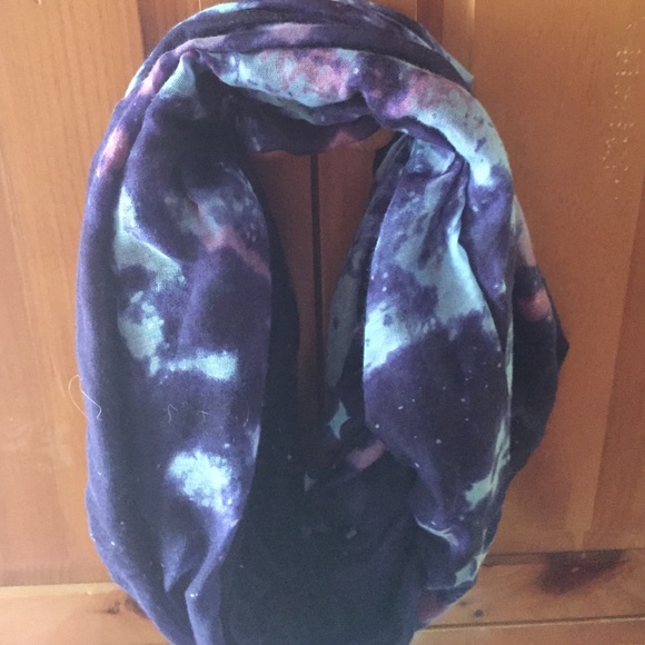Scarf - Picture 1 of 1