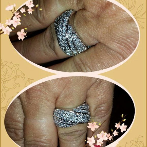 Jewelry - Beautiful ring.