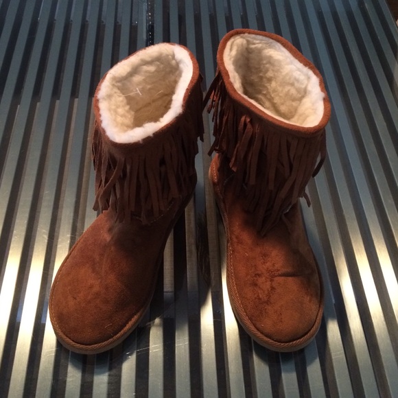 Winter ugg like boots
