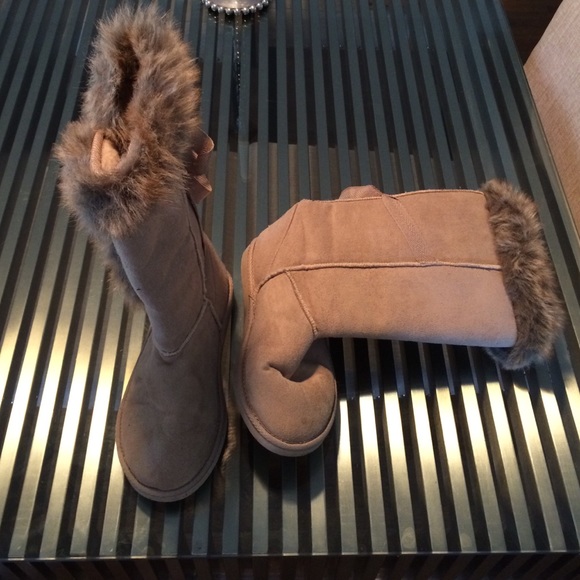Ugg like boots