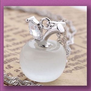 Apple cat's eye pendant