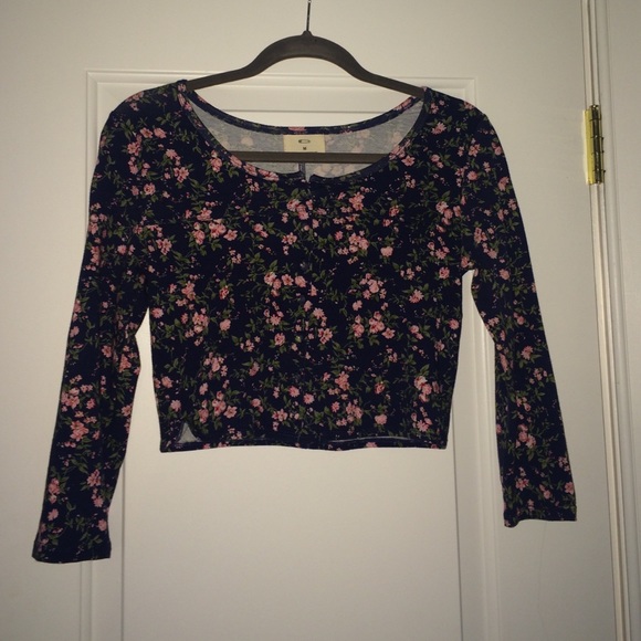UO Crop Tight Floral Top