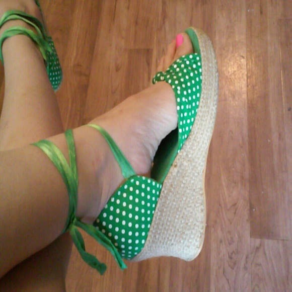 ⚠Sold in bundle ⚠Polka dot wedges - Picture 3 of 3