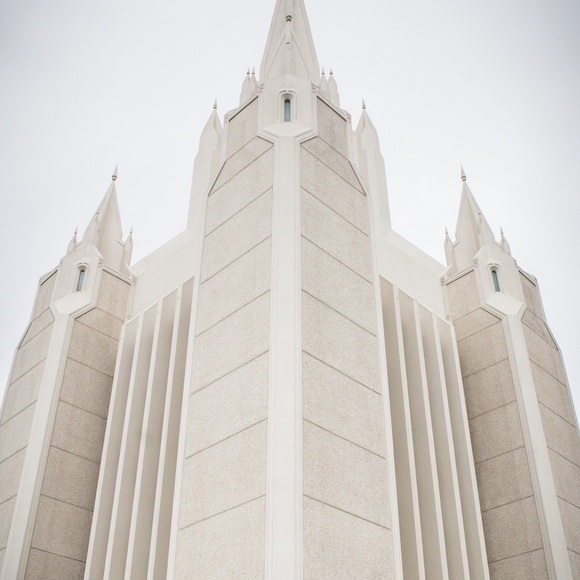 Beautiful temple wallpaper - Picture 1 of 1