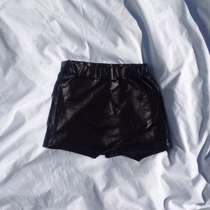 Faux leather skorts