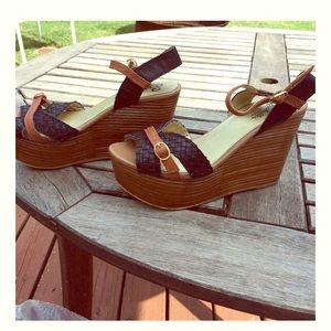 Seychelles wedges