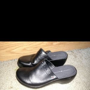 Tommy Hilfiger Nurses Style Slip On Sz 6 1/2