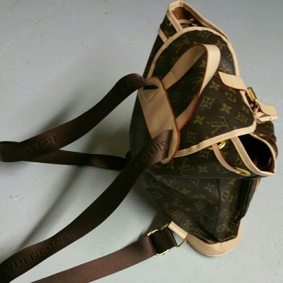 Backpack - Picture 2 of 4