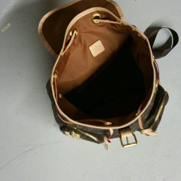 Backpack - Picture 3 of 4