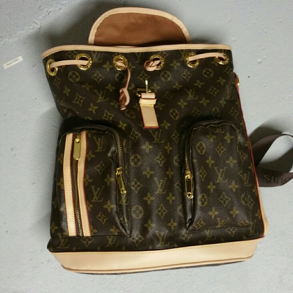 Backpack - Picture 4 of 4