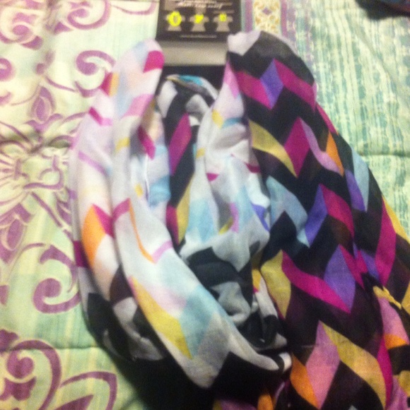 Scarves - Picture 3 of 4