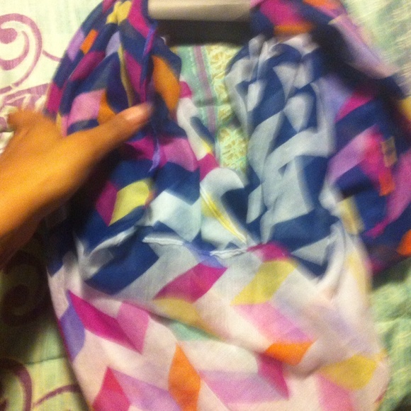 Scarves - Picture 4 of 4