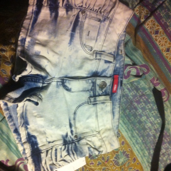 Shorts - Picture 1 of 2