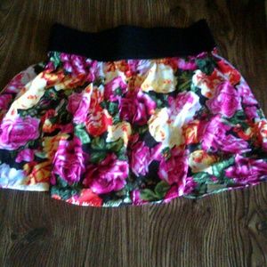 Floral flowy skirt