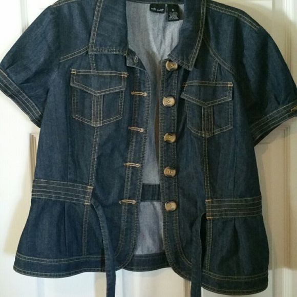Jean jacket - Picture 1 of 3
