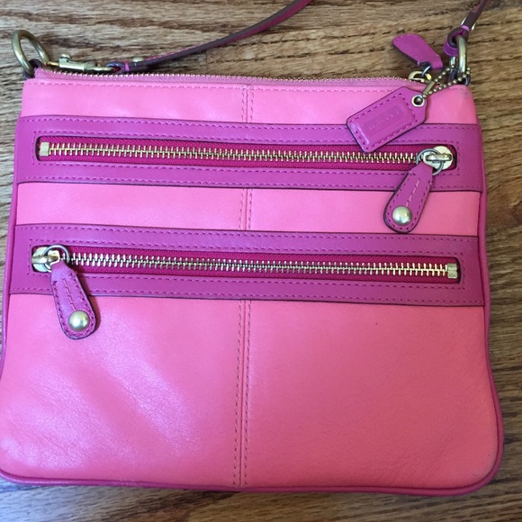 Coach pink crossover bag - Picture 2 of 4