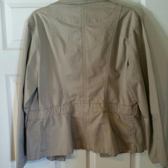 Light jacket - Picture 2 of 2