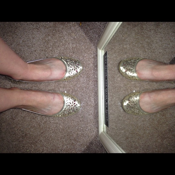 Gold ballet flats - Picture 3 of 3