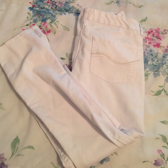 White skinny jeans