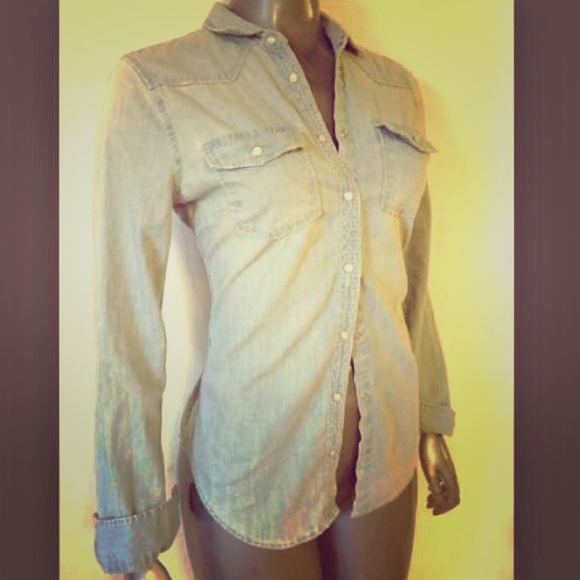 Chambray Shirt 💙 Hollister