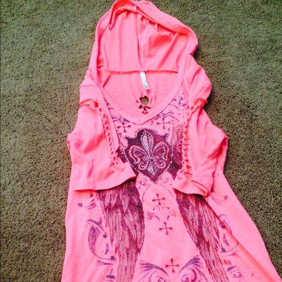 Short sleeve shirt with hood