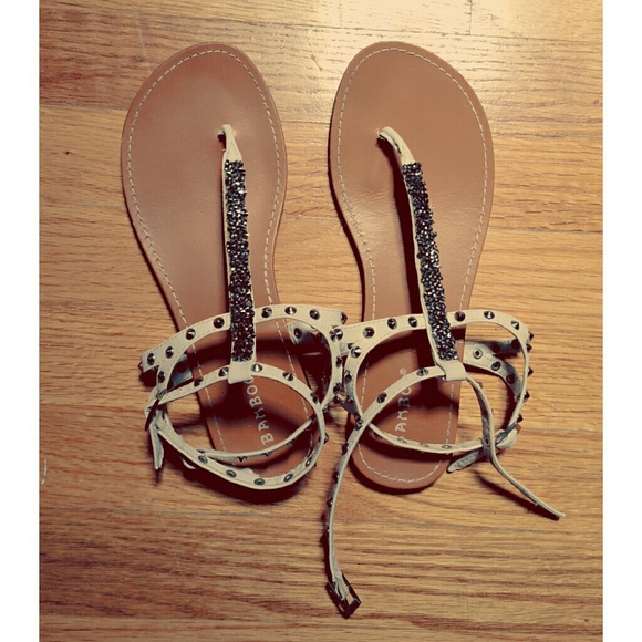 ✔🔴[SOLD ON MERCARI] Studded rhinestone sandals🔴