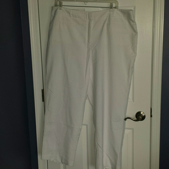 SZ 24W Dressbarn white pants