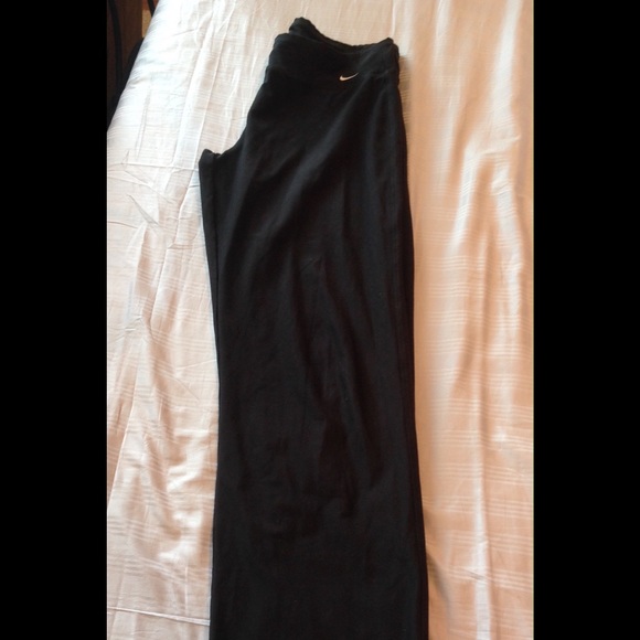 Sale pending/on hold! Like new Nike Dri-fit pants,