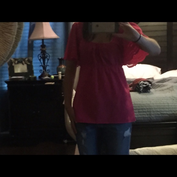Pink shirt with flutter sleeves - Picture 2 of 3