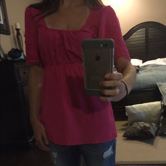 Pink shirt with flutter sleeves - Picture 3 of 3