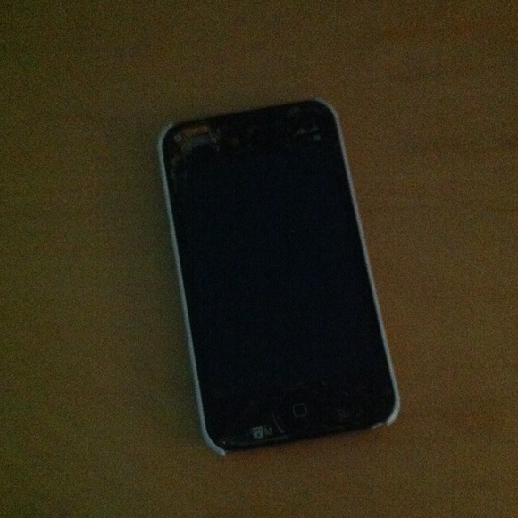 Broken iPod - Picture 1 of 2