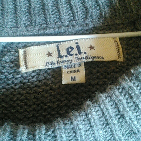 Shirt - Picture 2 of 2