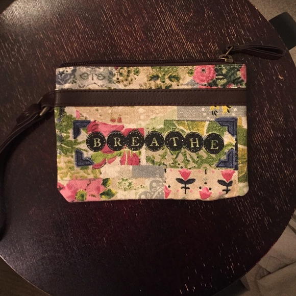 Cute wristlet!!! - Picture 2 of 3