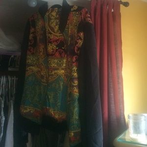 black/pattern zip jacket