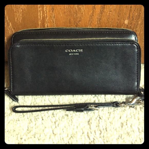 Coach Legacy Black Zipper Wallet/Wristlet