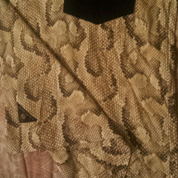 10 DEEP RATTLESNAKE TSHIRT - Picture 3 of 4