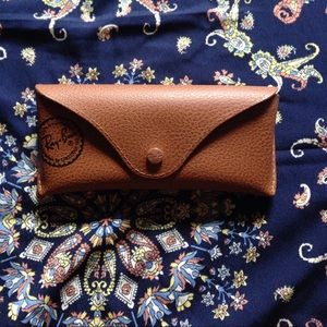 Ray ban case and cleaning cloth