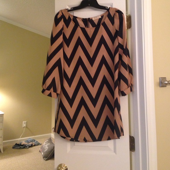 Arden B Dresses & Skirts - Chevron dress
