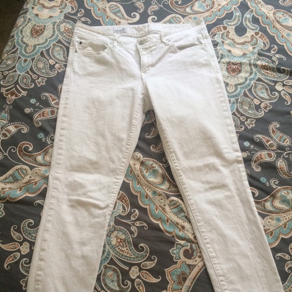 White skinny jeans