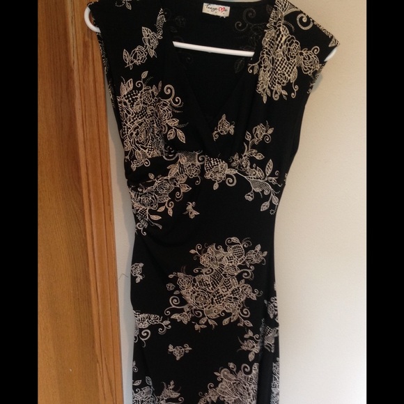 Gorgeous black/tan floral dress!