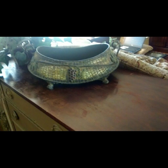 Metal decor. Bread or plant holder.