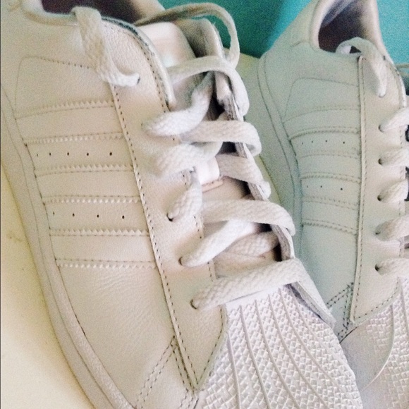 Adidas Super Star 2.0 white ON HOLD !